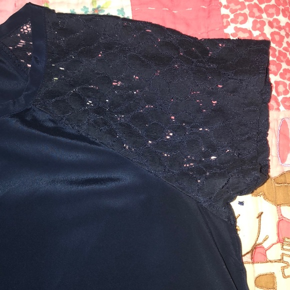 Lace detailed blouse - Picture 2 of 3